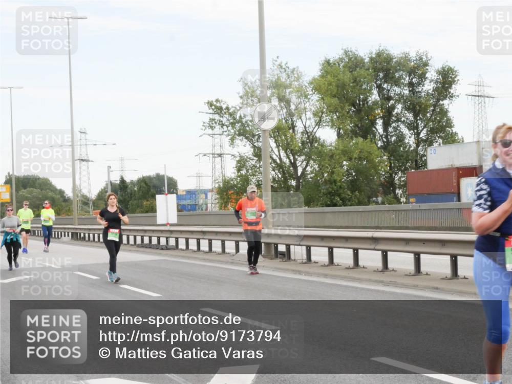 03.10.2025 - Köhlbrandbrückenlauf Matties Gatica Varas http://msf.ph/oto/9173794 03.10.2025 15:30:32 Position 3  meine-sportfotos.de