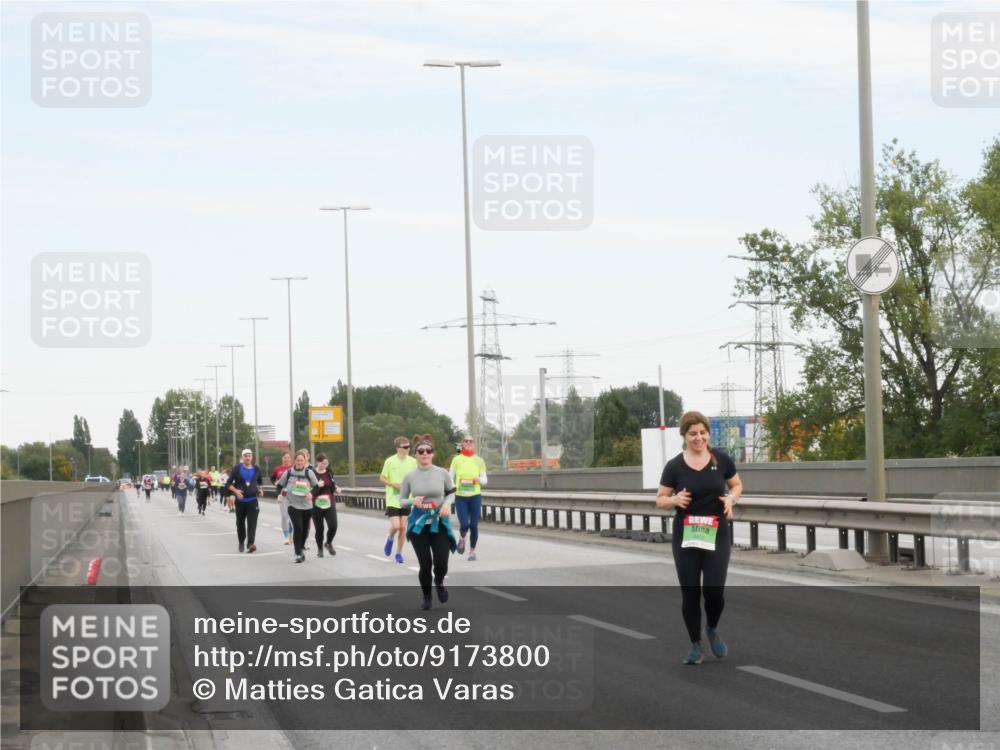 03.10.2025 - Köhlbrandbrückenlauf Matties Gatica Varas http://msf.ph/oto/9173800 03.10.2025 15:30:35 Position 3  meine-sportfotos.de