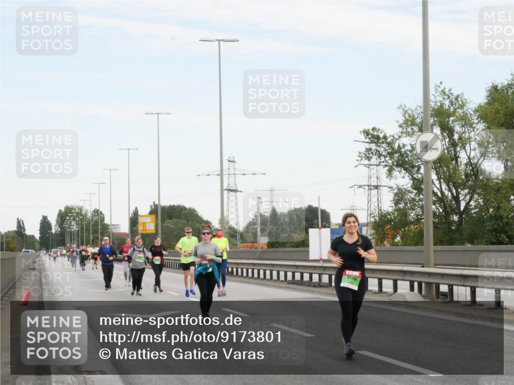 03.10.2025 - Köhlbrandbrückenlauf Matties Gatica Varas http://msf.ph/oto/9173801 03.10.2025 15:30:35 Position 3  meine-sportfotos.de