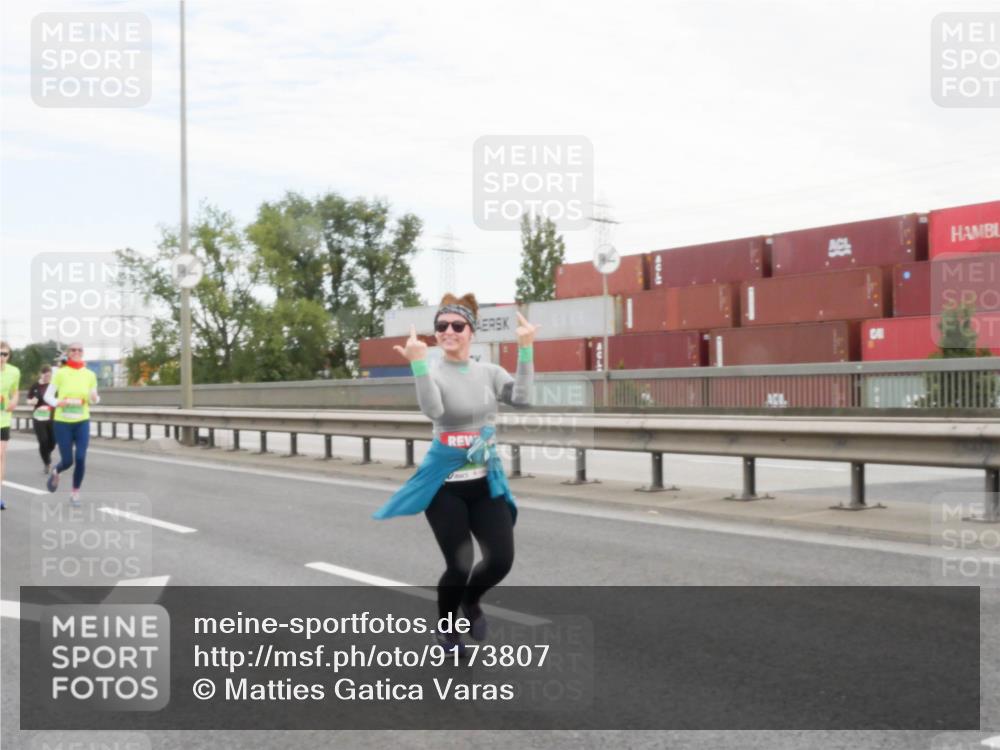 03.10.2025 - Köhlbrandbrückenlauf Matties Gatica Varas http://msf.ph/oto/9173807 03.10.2025 15:30:42 Position 3  meine-sportfotos.de
