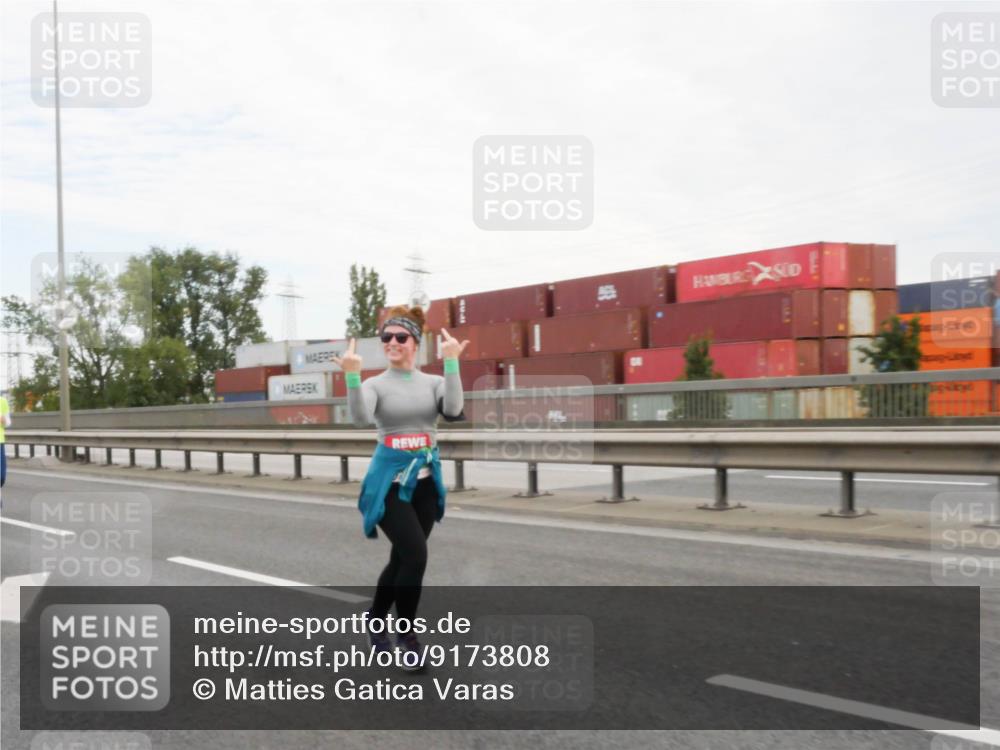 03.10.2025 - Köhlbrandbrückenlauf Matties Gatica Varas http://msf.ph/oto/9173808 03.10.2025 15:30:43 Position 3 777 meine-sportfotos.de