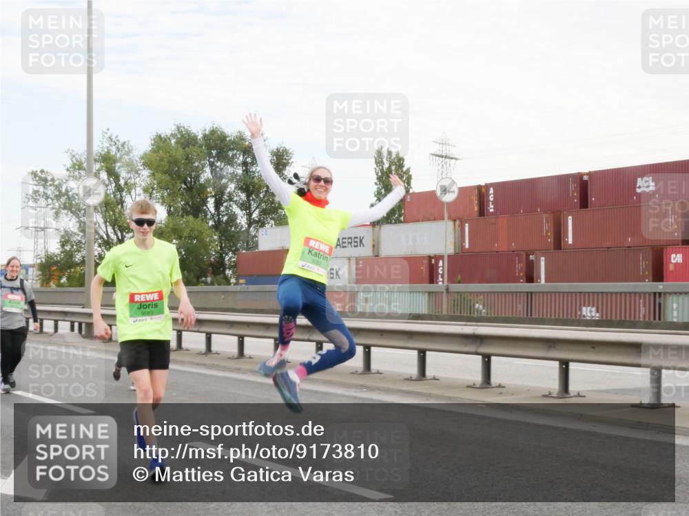 03.10.2025 - Köhlbrandbrückenlauf Matties Gatica Varas http://msf.ph/oto/9173810 03.10.2025 15:30:46 Position 3 9083, 9082, 01500 meine-sportfotos.de