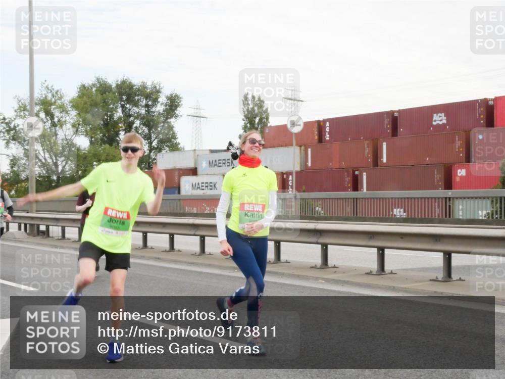 03.10.2025 - Köhlbrandbrückenlauf Matties Gatica Varas http://msf.ph/oto/9173811 03.10.2025 15:30:46 Position 3  meine-sportfotos.de