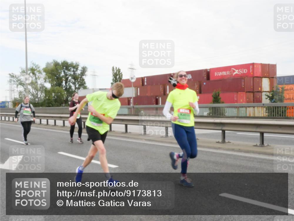 03.10.2025 - Köhlbrandbrückenlauf Matties Gatica Varas http://msf.ph/oto/9173813 03.10.2025 15:30:47 Position 3  meine-sportfotos.de