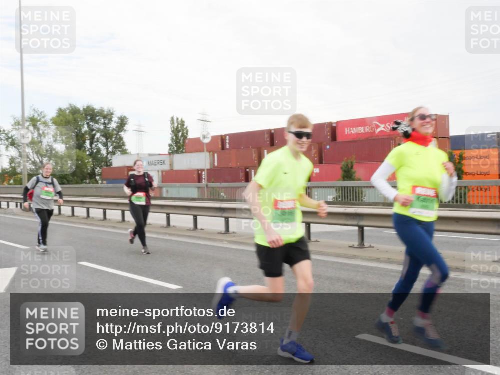 03.10.2025 - Köhlbrandbrückenlauf Matties Gatica Varas http://msf.ph/oto/9173814 03.10.2025 15:30:48 Position 3  meine-sportfotos.de