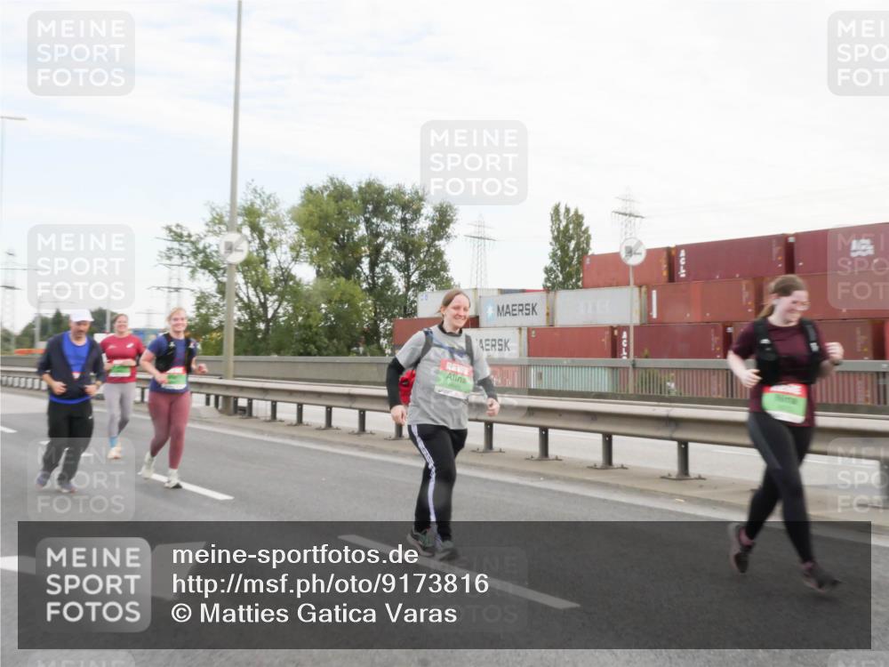 03.10.2025 - Köhlbrandbrückenlauf Matties Gatica Varas http://msf.ph/oto/9173816 03.10.2025 15:30:49 Position 3  meine-sportfotos.de
