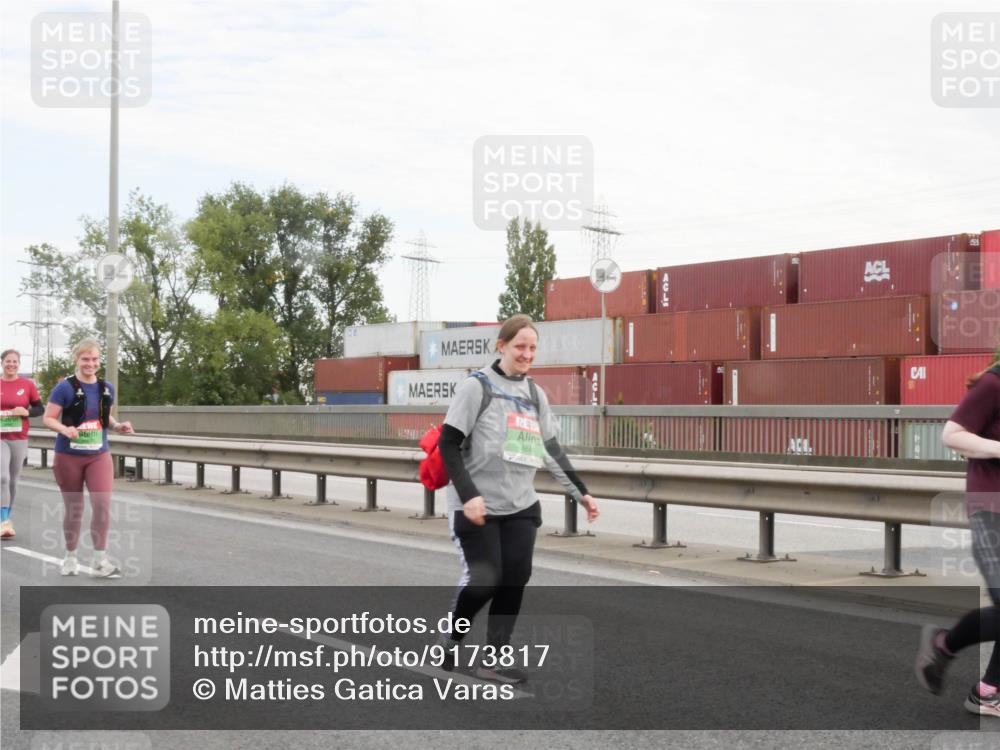 03.10.2025 - Köhlbrandbrückenlauf Matties Gatica Varas http://msf.ph/oto/9173817 03.10.2025 15:30:50 Position 3 8649 meine-sportfotos.de