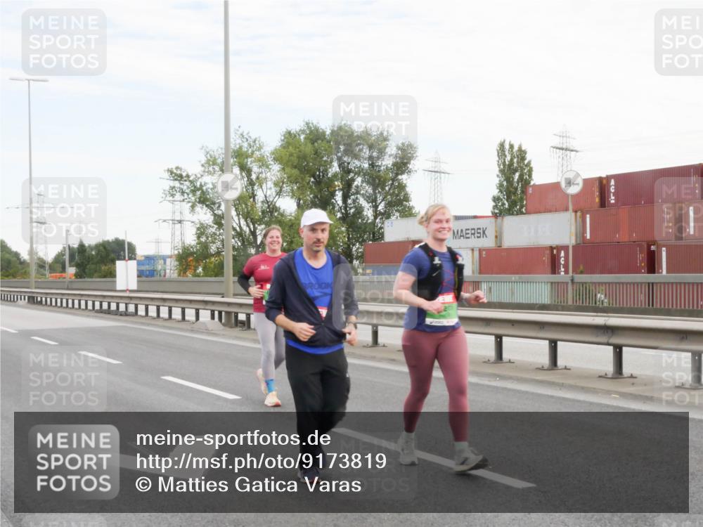 03.10.2025 - Köhlbrandbrückenlauf Matties Gatica Varas http://msf.ph/oto/9173819 03.10.2025 15:30:52 Position 3  meine-sportfotos.de
