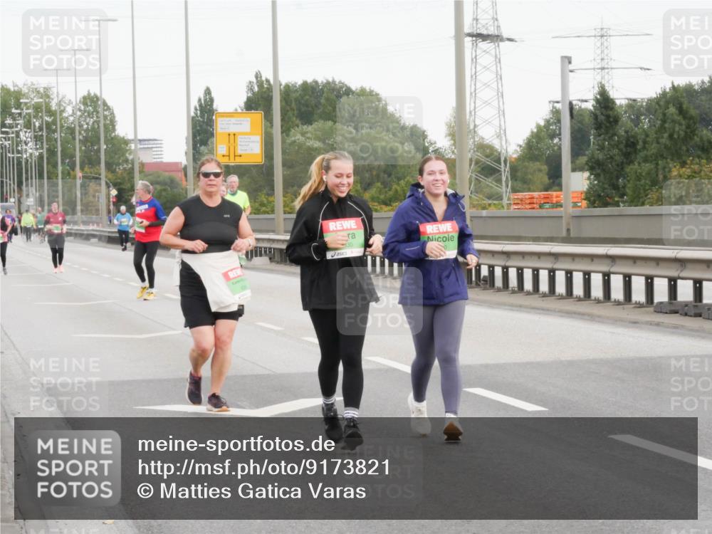 03.10.2025 - Köhlbrandbrückenlauf Matties Gatica Varas http://msf.ph/oto/9173821 03.10.2025 15:31:08 Position 3  meine-sportfotos.de
