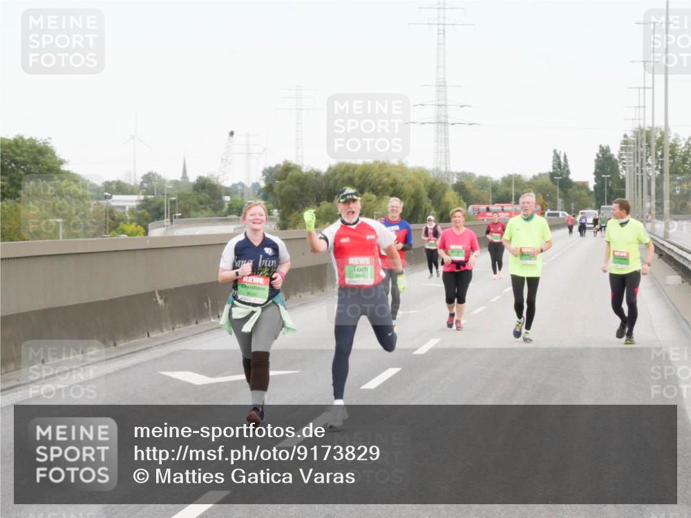 03.10.2025 - Köhlbrandbrückenlauf Matties Gatica Varas http://msf.ph/oto/9173829 03.10.2025 15:31:22 Position 3 8646, 8648 meine-sportfotos.de