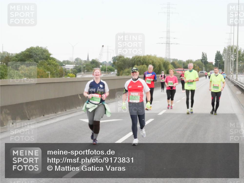 03.10.2025 - Köhlbrandbrückenlauf Matties Gatica Varas http://msf.ph/oto/9173831 03.10.2025 15:31:23 Position 3  meine-sportfotos.de