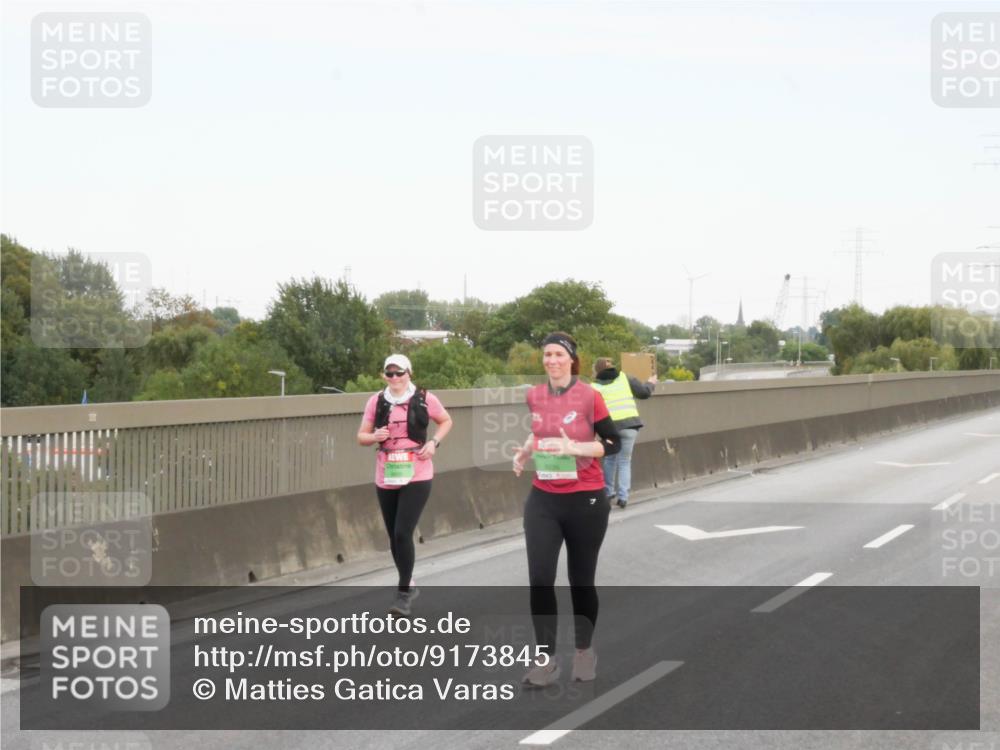 03.10.2025 - Köhlbrandbrückenlauf Matties Gatica Varas http://msf.ph/oto/9173845 03.10.2025 15:31:48 Position 3  meine-sportfotos.de