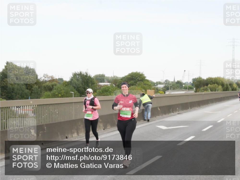03.10.2025 - Köhlbrandbrückenlauf Matties Gatica Varas http://msf.ph/oto/9173846 03.10.2025 15:31:48 Position 3 9235 meine-sportfotos.de