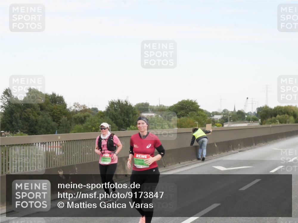 03.10.2025 - Köhlbrandbrückenlauf Matties Gatica Varas http://msf.ph/oto/9173847 03.10.2025 15:31:49 Position 3 9235 meine-sportfotos.de