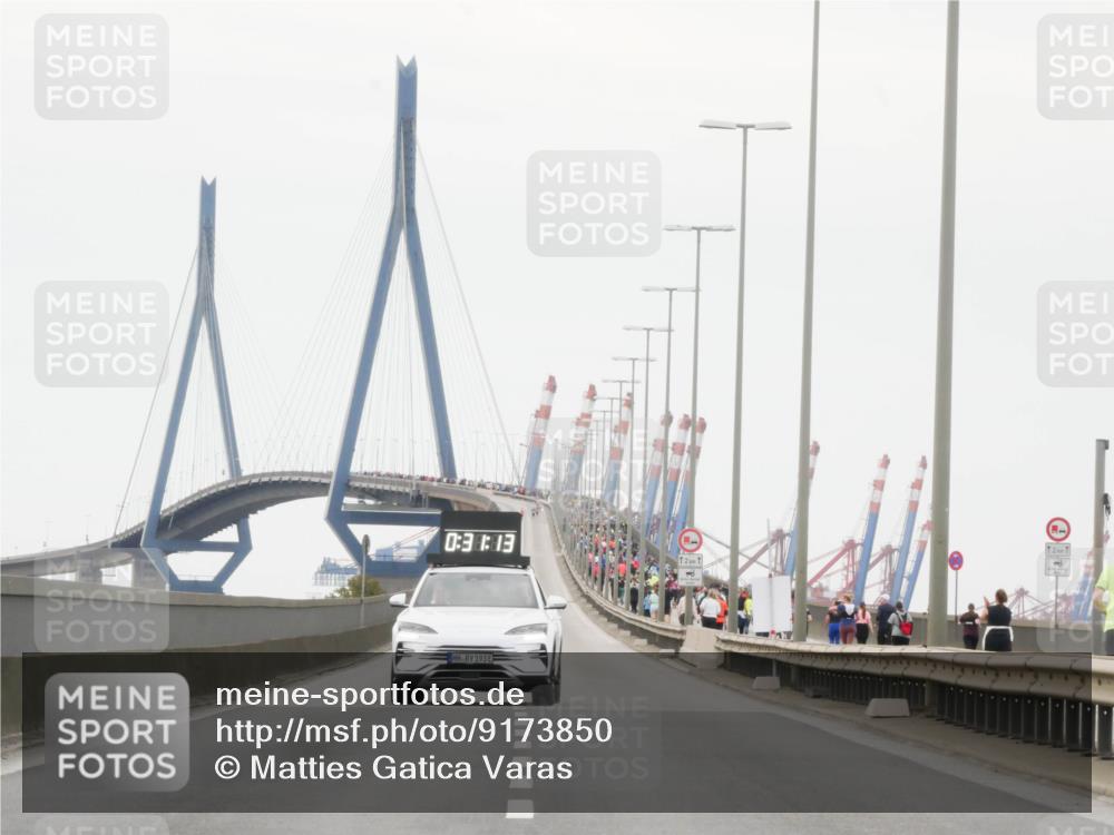 03.10.2025 - Köhlbrandbrückenlauf Matties Gatica Varas http://msf.ph/oto/9173850 03.10.2025 15:32:10 Position 3 193, 0, 31, 13, 2, 12 meine-sportfotos.de