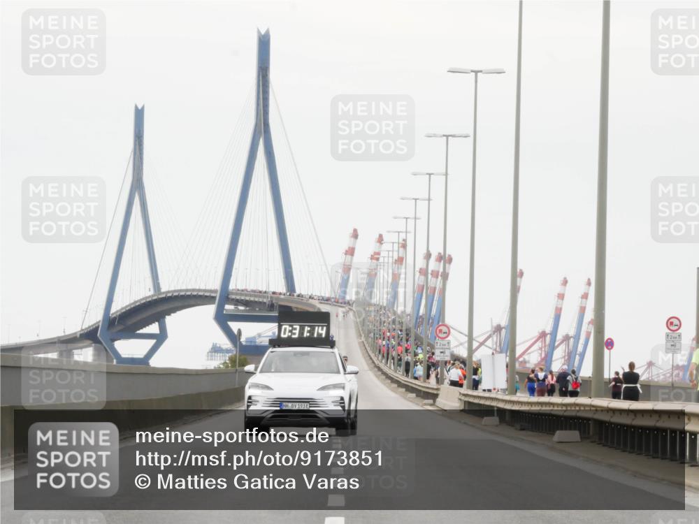 03.10.2025 - Köhlbrandbrückenlauf Matties Gatica Varas http://msf.ph/oto/9173851 03.10.2025 15:32:11 Position 3 0, 31, 14, 12, 12, 193 meine-sportfotos.de