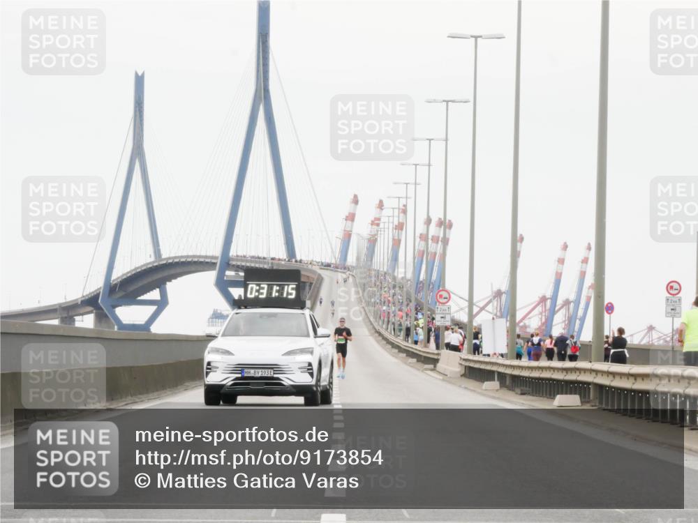 03.10.2025 - Köhlbrandbrückenlauf Matties Gatica Varas http://msf.ph/oto/9173854 03.10.2025 15:32:12 Position 3 0, 31, 15, 193, 12, 1, 12, 1 meine-sportfotos.de