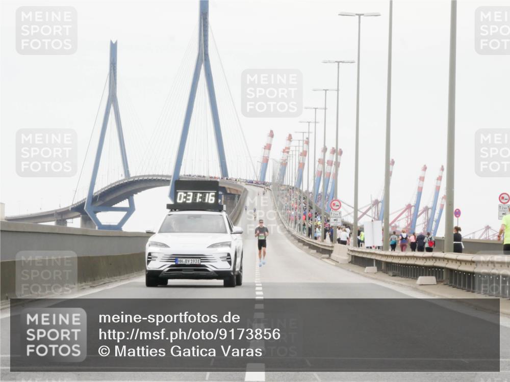 03.10.2025 - Köhlbrandbrückenlauf Matties Gatica Varas http://msf.ph/oto/9173856 03.10.2025 15:32:13 Position 3 0, 31, 16, 193, 12, 12, 1 meine-sportfotos.de