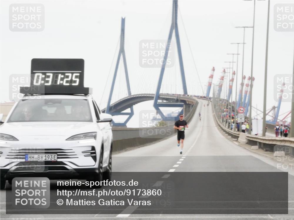 03.10.2025 - Köhlbrandbrückenlauf Matties Gatica Varas http://msf.ph/oto/9173860 03.10.2025 15:32:22 Position 3 0, 30, 25, 193 meine-sportfotos.de