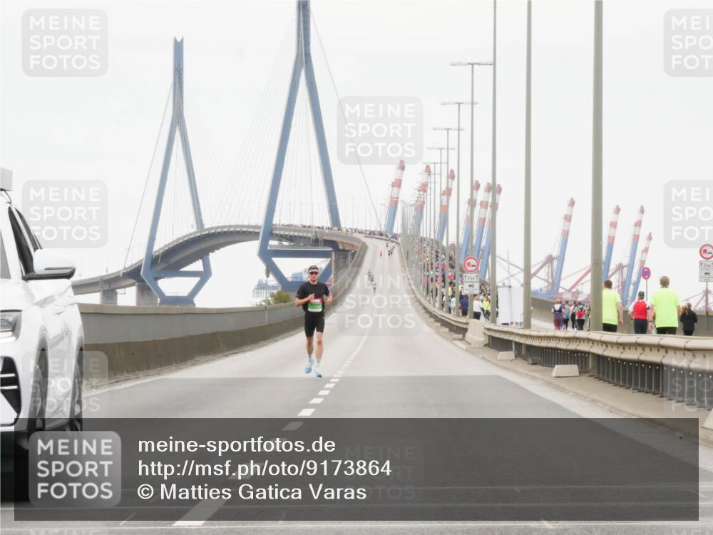03.10.2025 - Köhlbrandbrückenlauf Matties Gatica Varas http://msf.ph/oto/9173864 03.10.2025 15:32:24 Position 3 12, 1 meine-sportfotos.de