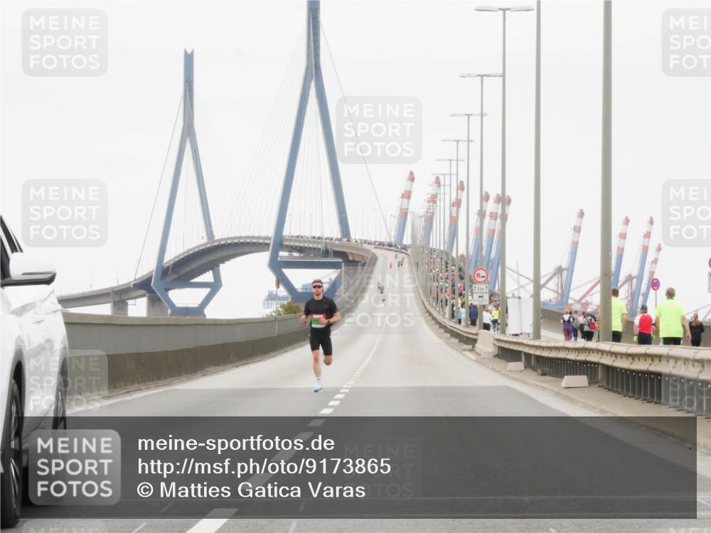 03.10.2025 - Köhlbrandbrückenlauf Matties Gatica Varas http://msf.ph/oto/9173865 03.10.2025 15:32:24 Position 3 12 meine-sportfotos.de