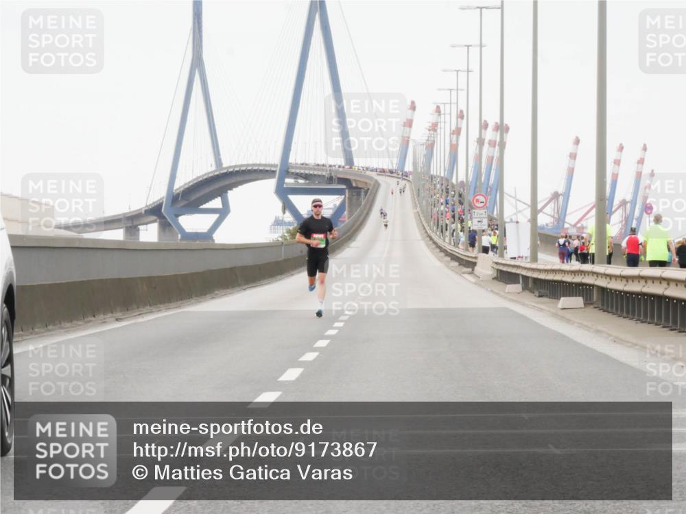 03.10.2025 - Köhlbrandbrückenlauf Matties Gatica Varas http://msf.ph/oto/9173867 03.10.2025 15:32:25 Position 3 12, 1 meine-sportfotos.de