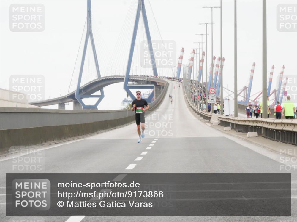 03.10.2025 - Köhlbrandbrückenlauf Matties Gatica Varas http://msf.ph/oto/9173868 03.10.2025 15:32:26 Position 3 12, 1 meine-sportfotos.de