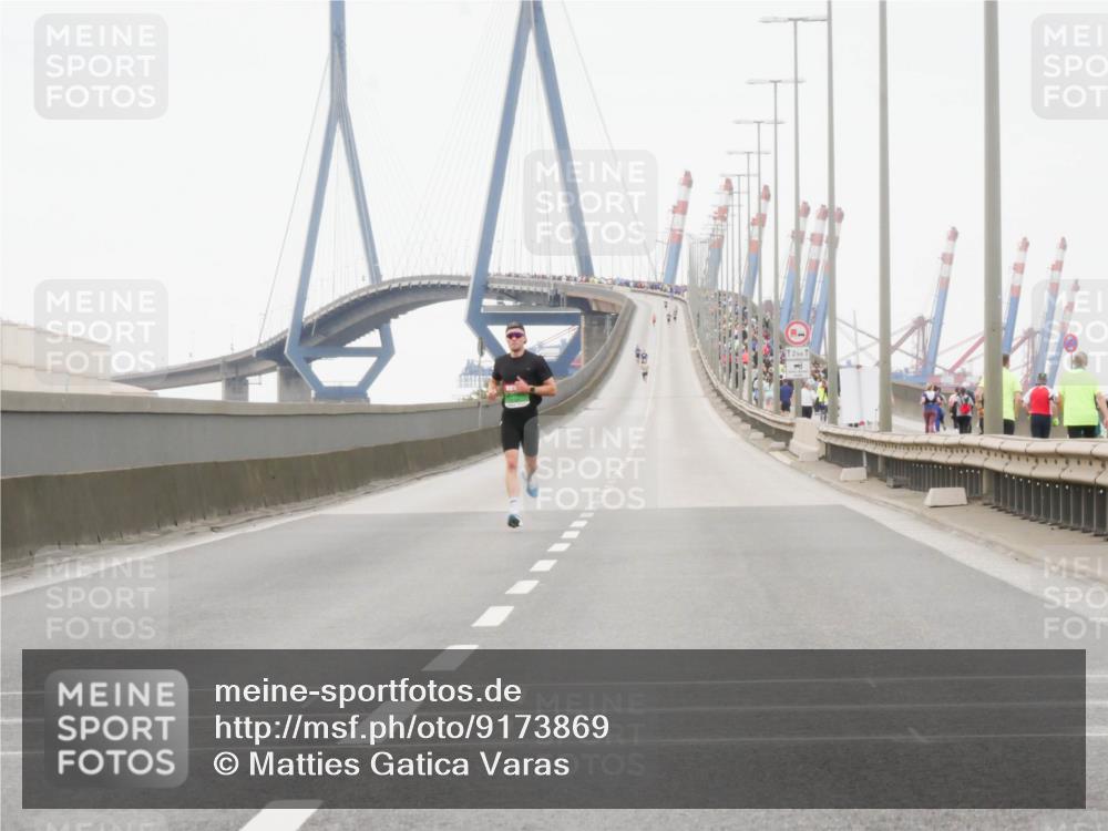 03.10.2025 - Köhlbrandbrückenlauf Matties Gatica Varas http://msf.ph/oto/9173869 03.10.2025 15:32:26 Position 3 12, 1 meine-sportfotos.de