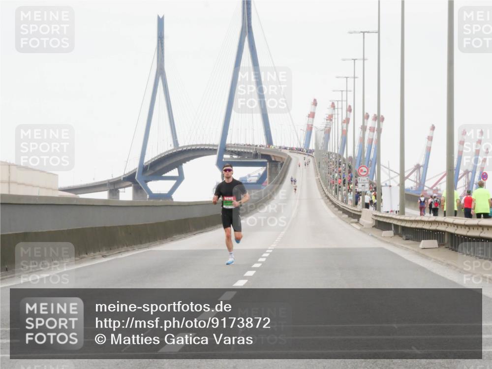 03.10.2025 - Köhlbrandbrückenlauf Matties Gatica Varas http://msf.ph/oto/9173872 03.10.2025 15:32:28 Position 3 12, 1 meine-sportfotos.de