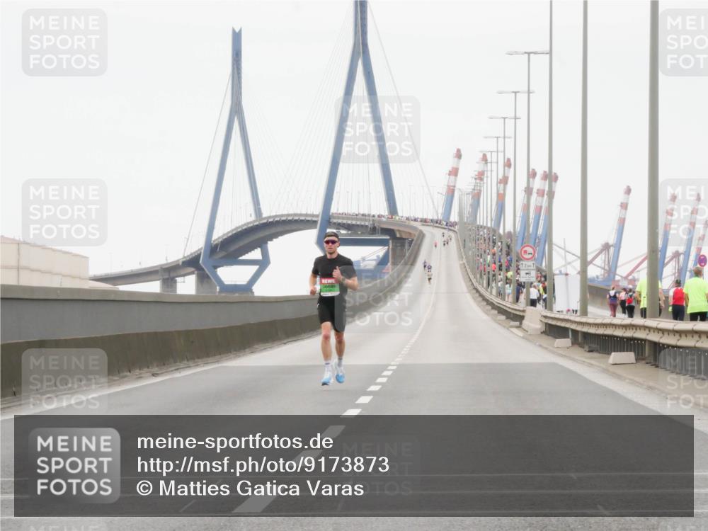 03.10.2025 - Köhlbrandbrückenlauf Matties Gatica Varas http://msf.ph/oto/9173873 03.10.2025 15:32:28 Position 3 712, 1 meine-sportfotos.de