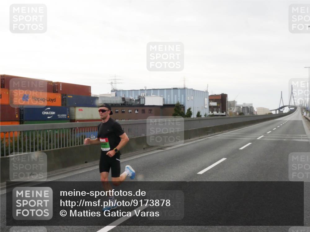 03.10.2025 - Köhlbrandbrückenlauf Matties Gatica Varas http://msf.ph/oto/9173878 03.10.2025 15:32:38 Position 3  meine-sportfotos.de
