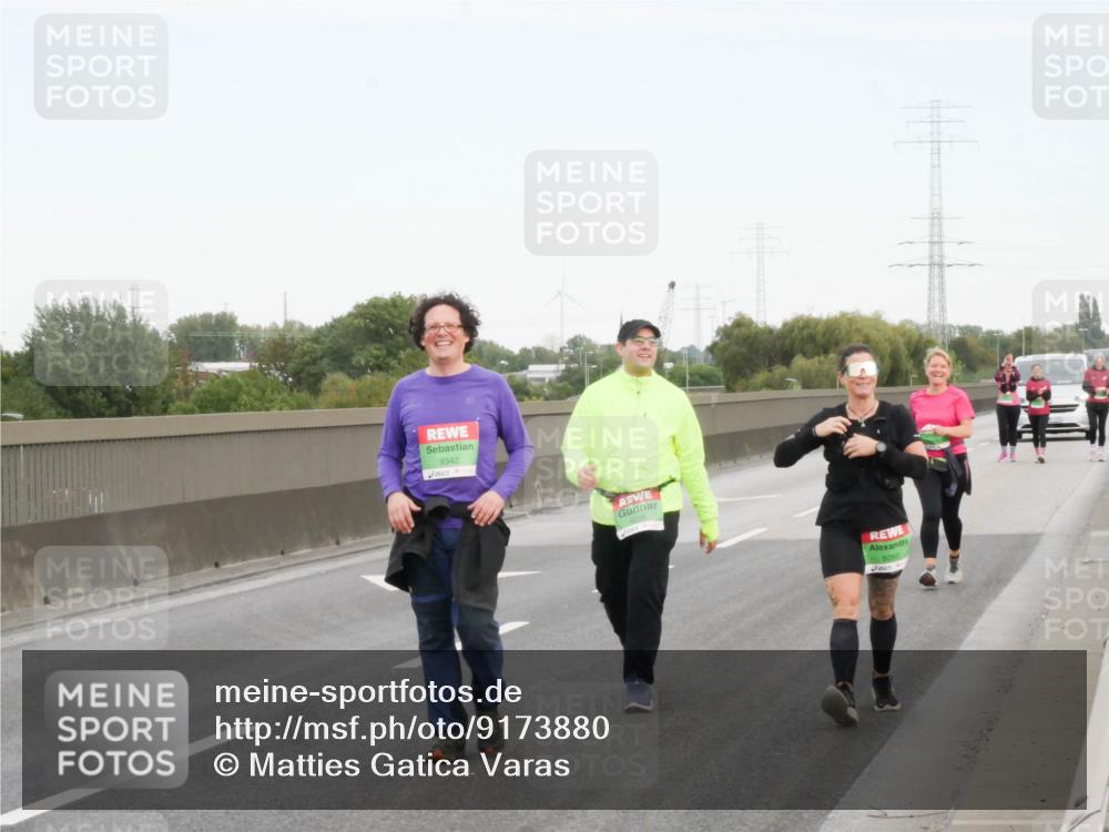 03.10.2025 - Köhlbrandbrückenlauf Matties Gatica Varas http://msf.ph/oto/9173880 03.10.2025 15:32:50 Position 3 9342, 9260 meine-sportfotos.de