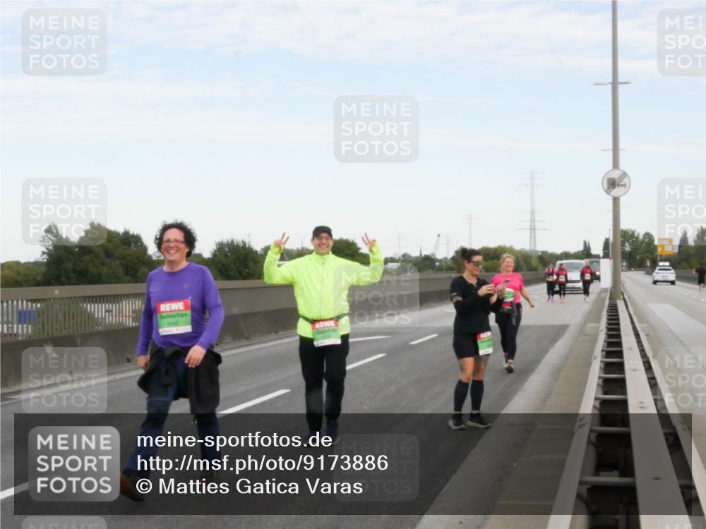 03.10.2025 - Köhlbrandbrückenlauf Matties Gatica Varas http://msf.ph/oto/9173886 03.10.2025 15:32:53 Position 3 9342 meine-sportfotos.de