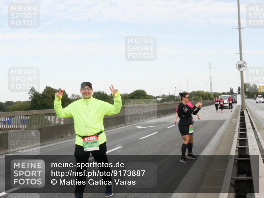 03.10.2025 - Köhlbrandbrückenlauf Matties Gatica Varas http://msf.ph/oto/9173887 03.10.2025 15:32:54 Position 3 9256 meine-sportfotos.de
