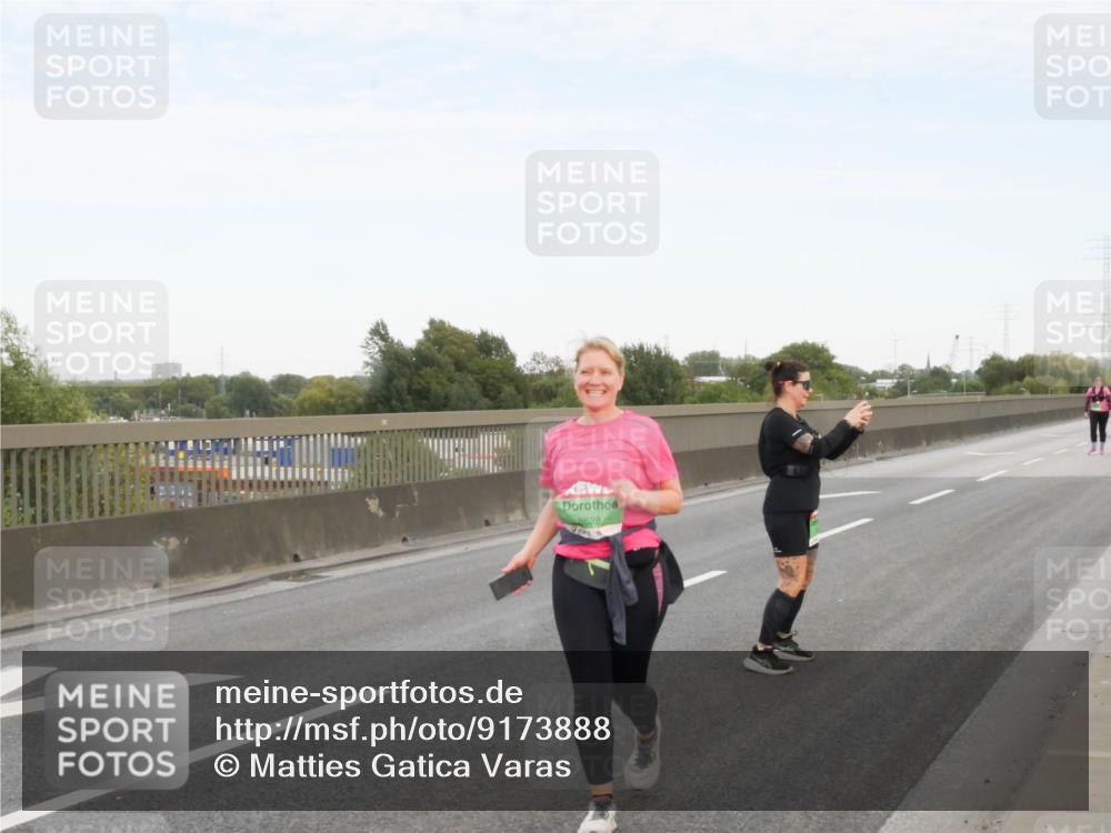 03.10.2025 - Köhlbrandbrückenlauf Matties Gatica Varas http://msf.ph/oto/9173888 03.10.2025 15:32:58 Position 3 8628 meine-sportfotos.de