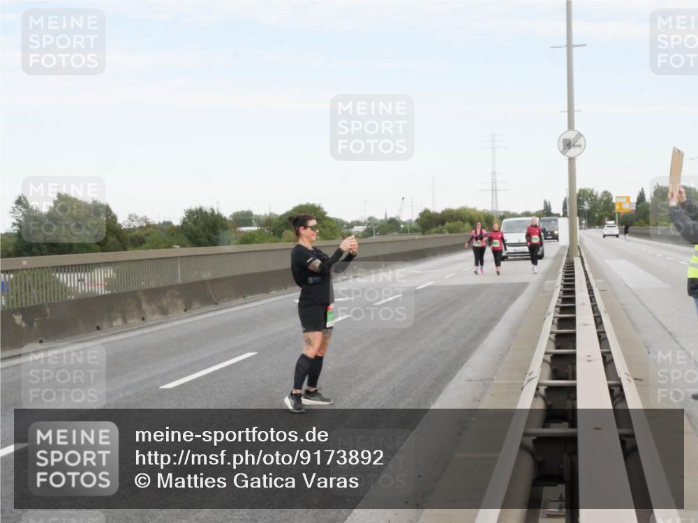 03.10.2025 - Köhlbrandbrückenlauf Matties Gatica Varas http://msf.ph/oto/9173892 03.10.2025 15:33:00 Position 3  meine-sportfotos.de