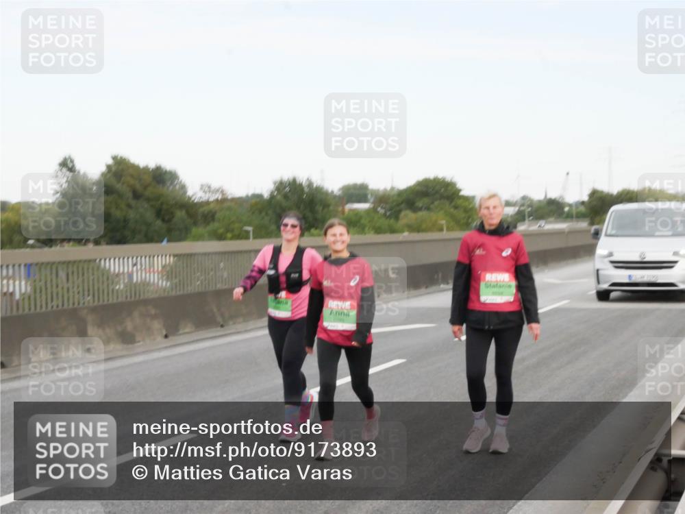 03.10.2025 - Köhlbrandbrückenlauf Matties Gatica Varas http://msf.ph/oto/9173893 03.10.2025 15:33:12 Position 3  meine-sportfotos.de