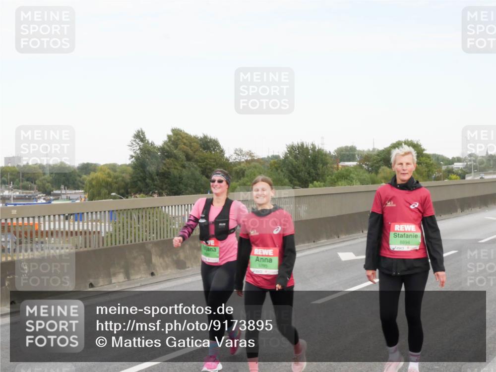 03.10.2025 - Köhlbrandbrückenlauf Matties Gatica Varas http://msf.ph/oto/9173895 03.10.2025 15:33:13 Position 3 8893, 8894 meine-sportfotos.de