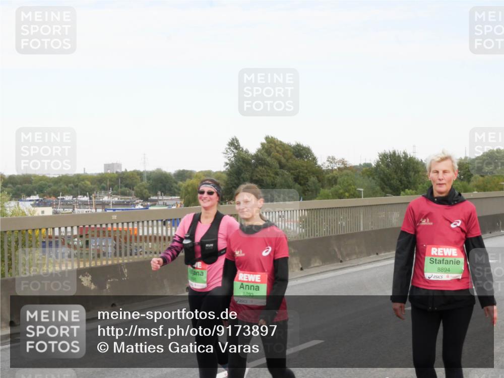 03.10.2025 - Köhlbrandbrückenlauf Matties Gatica Varas http://msf.ph/oto/9173897 03.10.2025 15:33:14 Position 3 8893, 8894 meine-sportfotos.de