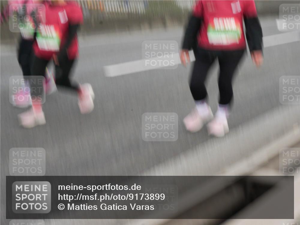 03.10.2025 - Köhlbrandbrückenlauf Matties Gatica Varas http://msf.ph/oto/9173899 03.10.2025 15:33:14 Position 3  meine-sportfotos.de