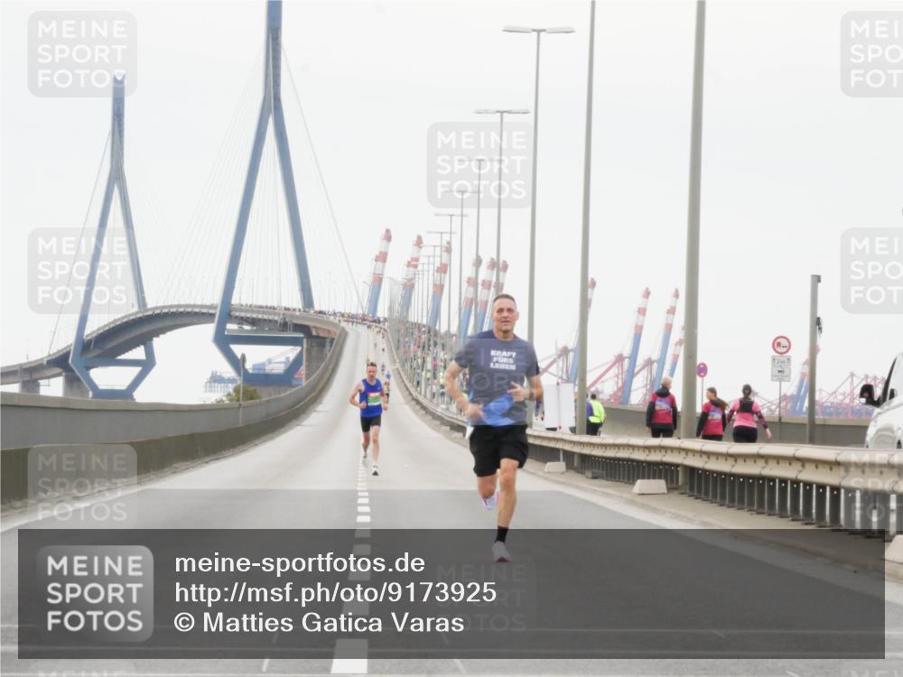 03.10.2025 - Köhlbrandbrückenlauf Matties Gatica Varas http://msf.ph/oto/9173925 03.10.2025 15:34:07 Position 3 12, 1 meine-sportfotos.de
