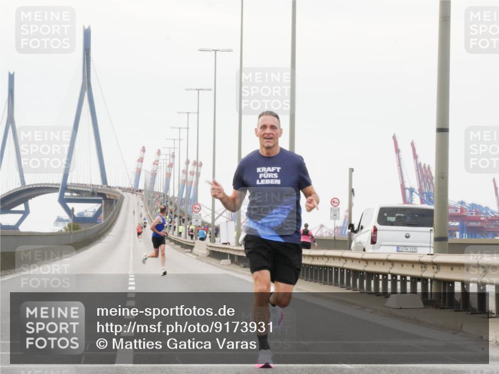 03.10.2025 - Köhlbrandbrückenlauf Matties Gatica Varas http://msf.ph/oto/9173931 03.10.2025 15:34:10 Position 3 12, 3195 meine-sportfotos.de