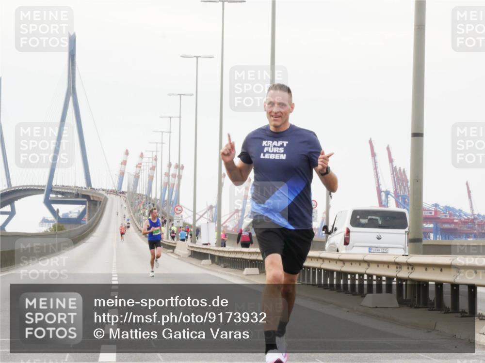 03.10.2025 - Köhlbrandbrückenlauf Matties Gatica Varas http://msf.ph/oto/9173932 03.10.2025 15:34:11 Position 3 12, 3195 meine-sportfotos.de