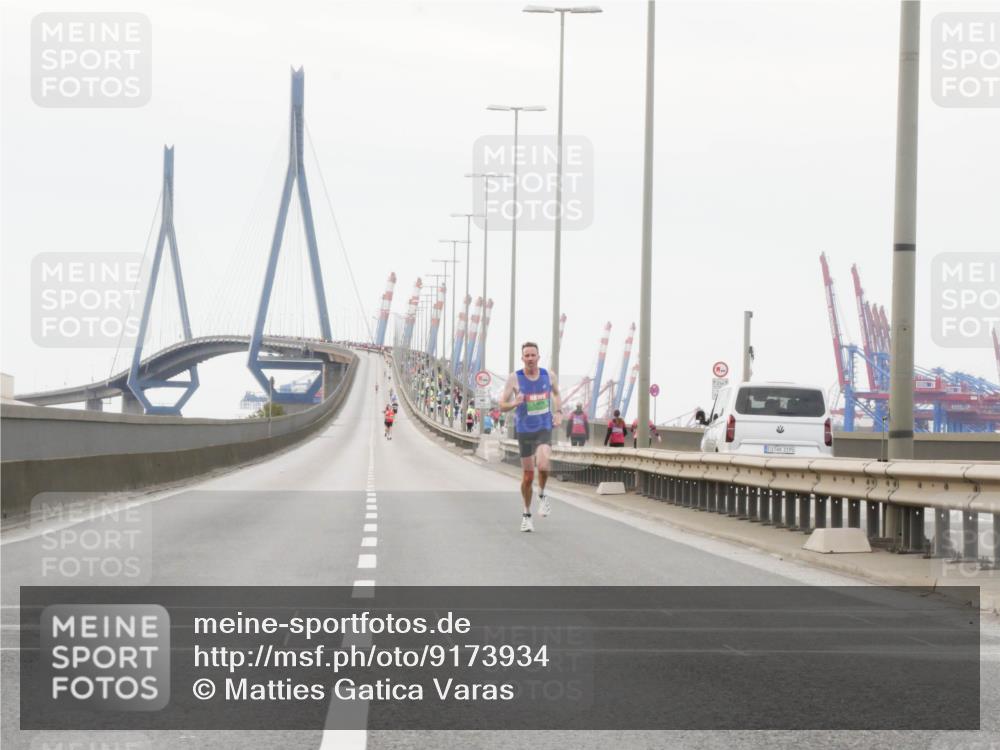 03.10.2025 - Köhlbrandbrückenlauf Matties Gatica Varas http://msf.ph/oto/9173934 03.10.2025 15:34:16 Position 3 3195 meine-sportfotos.de