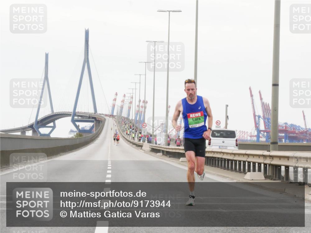 03.10.2025 - Köhlbrandbrückenlauf Matties Gatica Varas http://msf.ph/oto/9173944 03.10.2025 15:34:21 Position 3 7002, 12, 1 meine-sportfotos.de