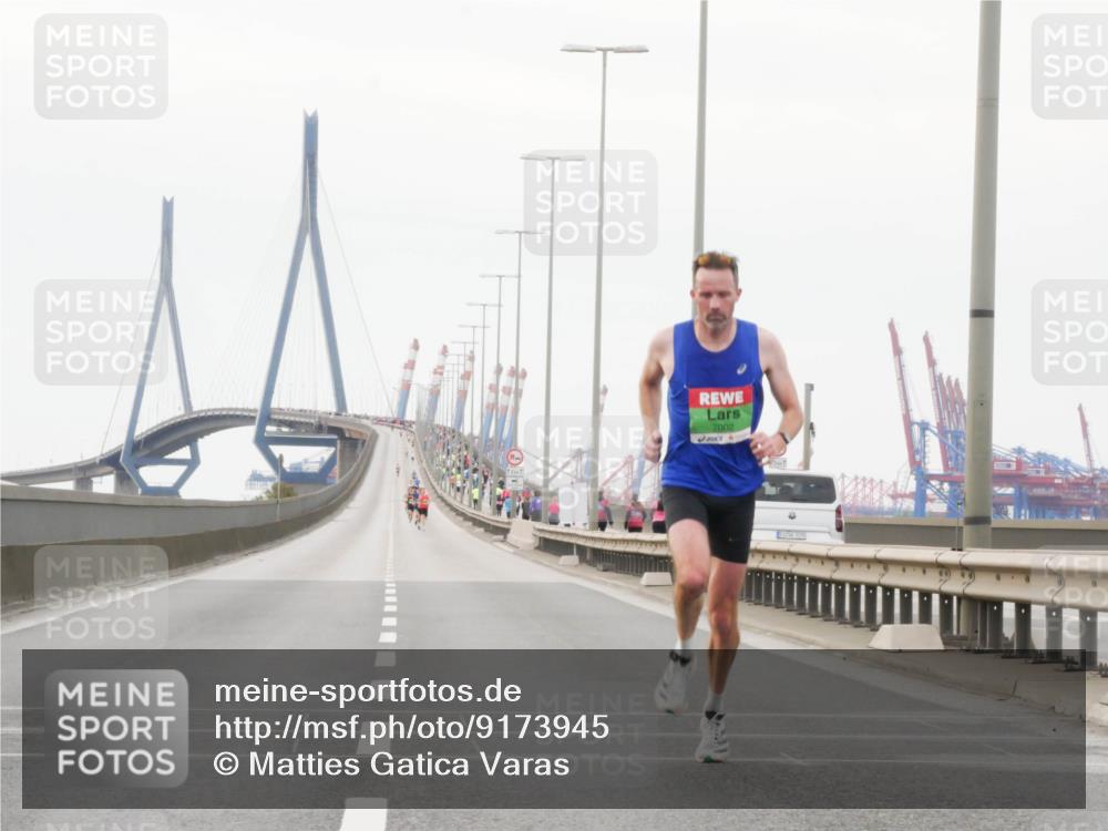 03.10.2025 - Köhlbrandbrückenlauf Matties Gatica Varas http://msf.ph/oto/9173945 03.10.2025 15:34:21 Position 3 7002 meine-sportfotos.de