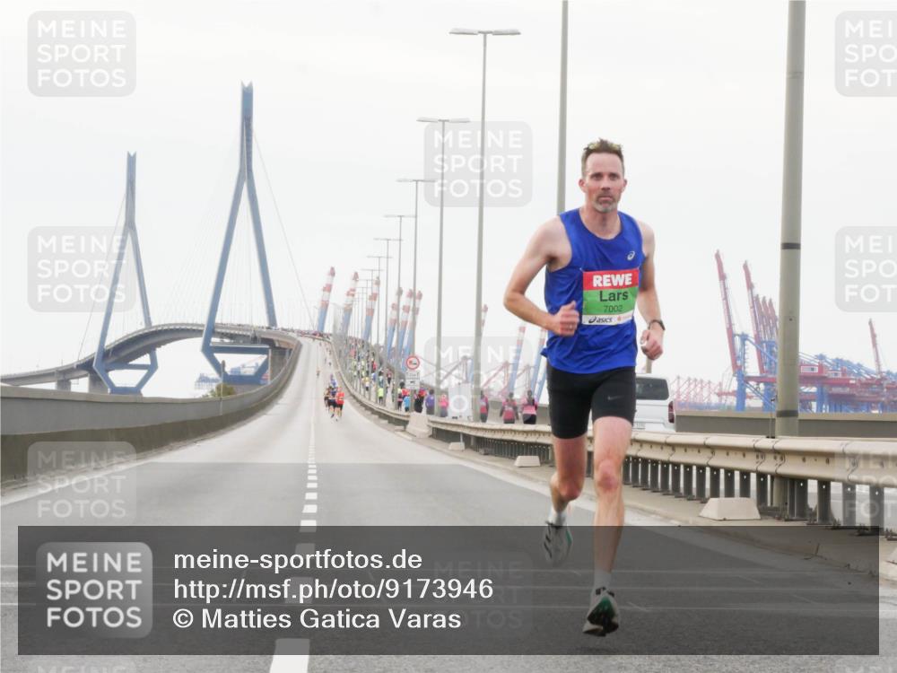 03.10.2025 - Köhlbrandbrückenlauf Matties Gatica Varas http://msf.ph/oto/9173946 03.10.2025 15:34:22 Position 3 7002 meine-sportfotos.de