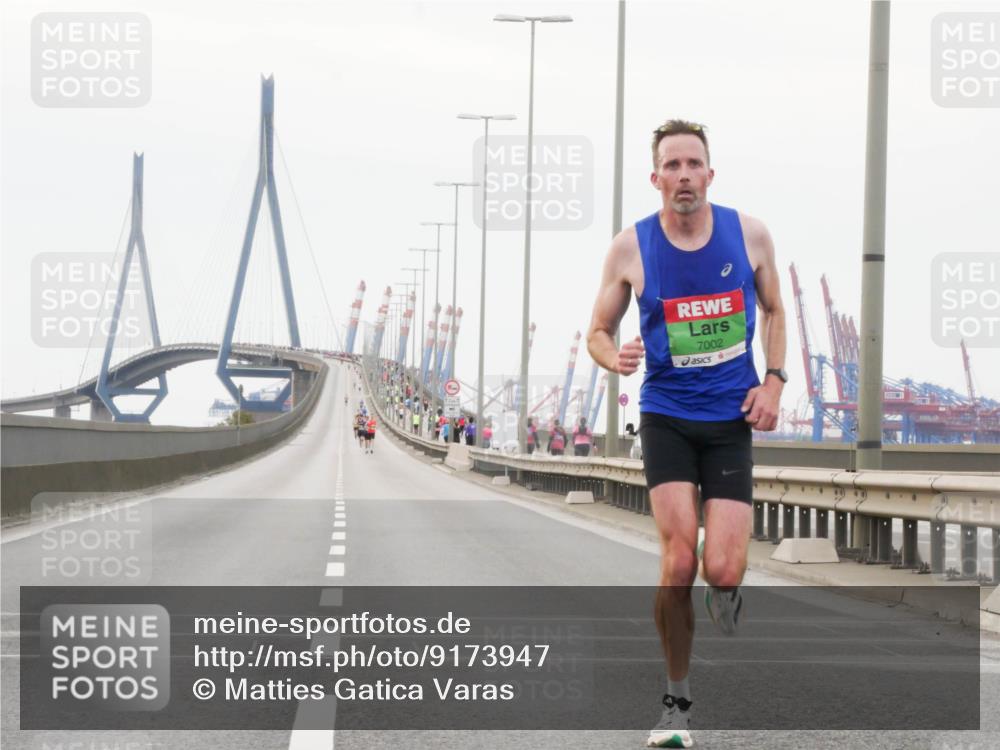 03.10.2025 - Köhlbrandbrückenlauf Matties Gatica Varas http://msf.ph/oto/9173947 03.10.2025 15:34:22 Position 3 7002 meine-sportfotos.de