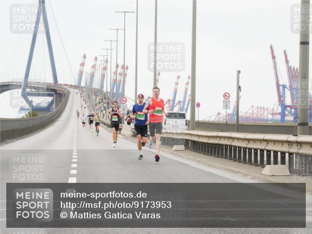 03.10.2025 - Köhlbrandbrückenlauf Matties Gatica Varas http://msf.ph/oto/9173953 03.10.2025 15:34:55 Position 3 12, 1, 12, 1 meine-sportfotos.de