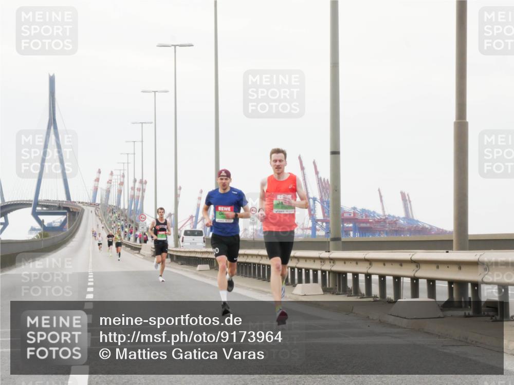 03.10.2025 - Köhlbrandbrückenlauf Matties Gatica Varas http://msf.ph/oto/9173964 03.10.2025 15:35:00 Position 3 20 meine-sportfotos.de